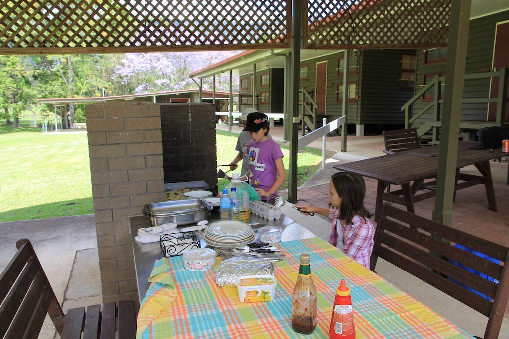 Christmas Creek Cafe & Cabins Lamington Стая снимка