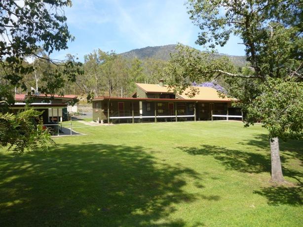 Christmas Creek Cafe & Cabins Lamington Екстериор снимка