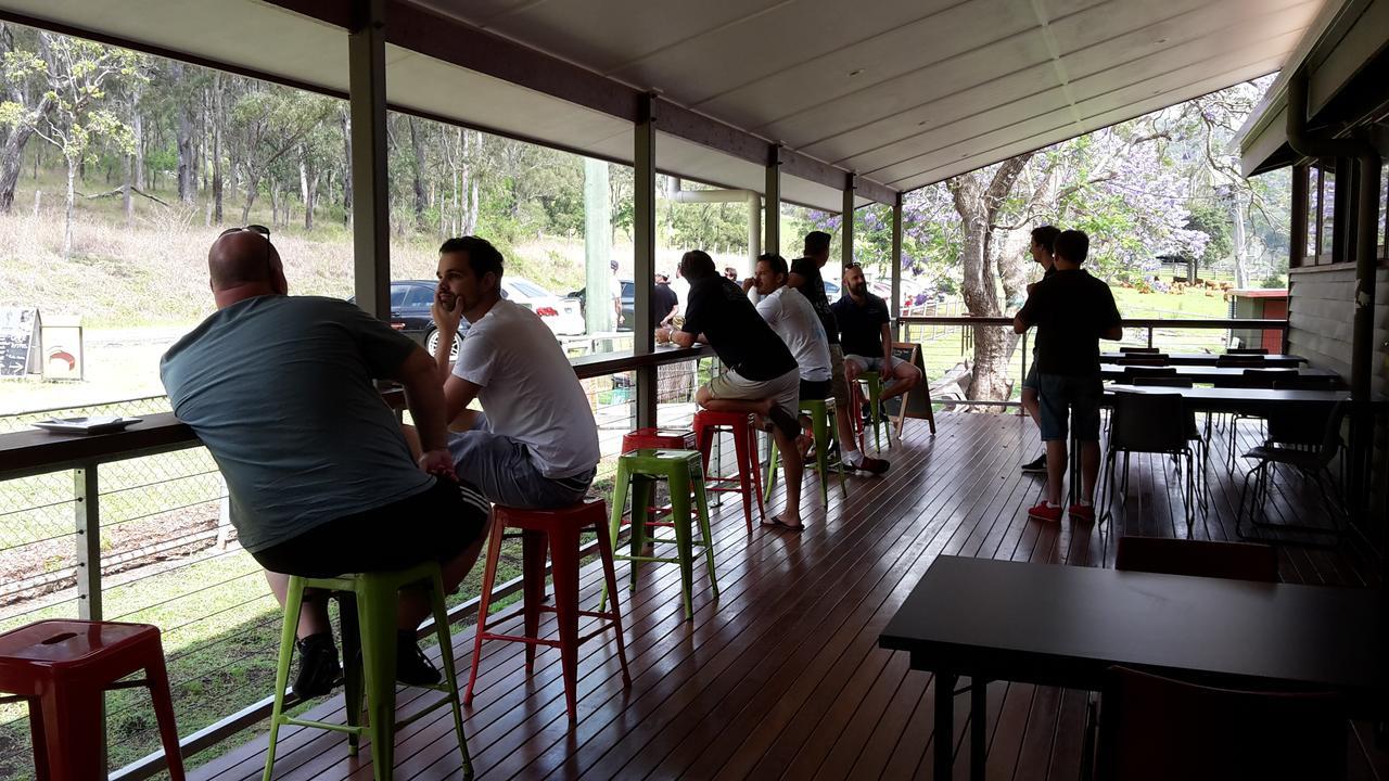 Christmas Creek Cafe & Cabins Lamington Екстериор снимка